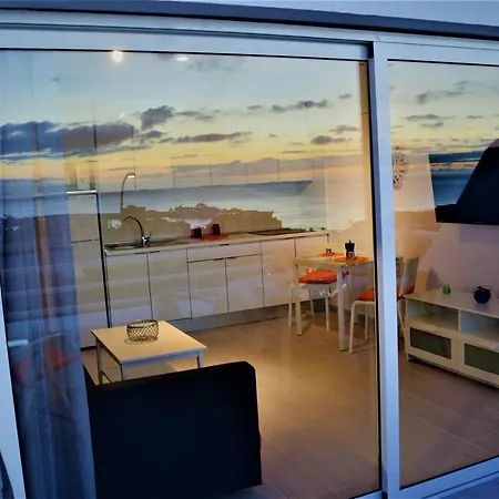 Oceanview Cristianos Apartment *